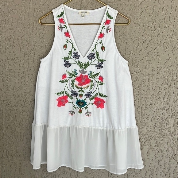 Umgee Floral Embroidered V-Neck Sleeveless Tunic Tank Top - Picture 3 of 12